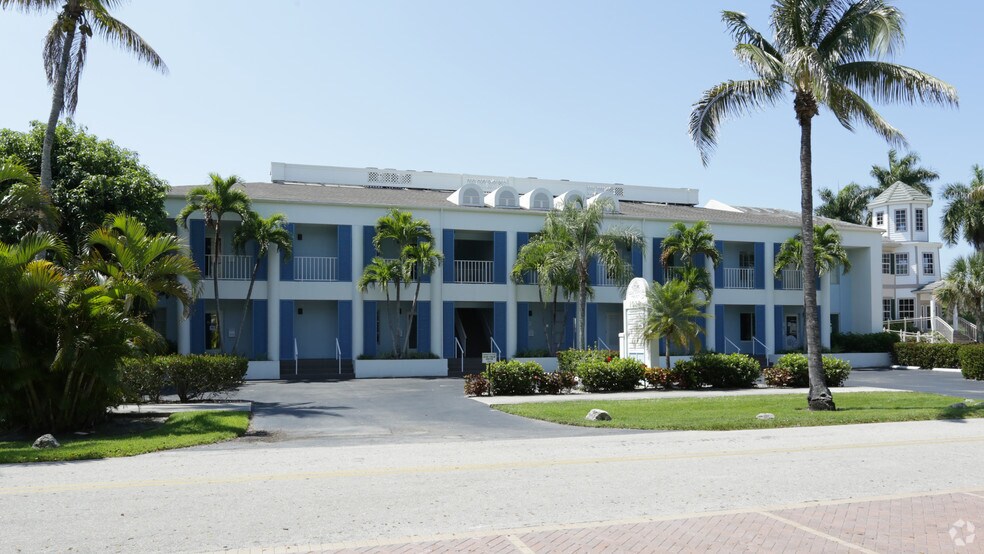 1020 8th Ave S, Naples, FL à louer - Photo du bâtiment - Image 2 de 7