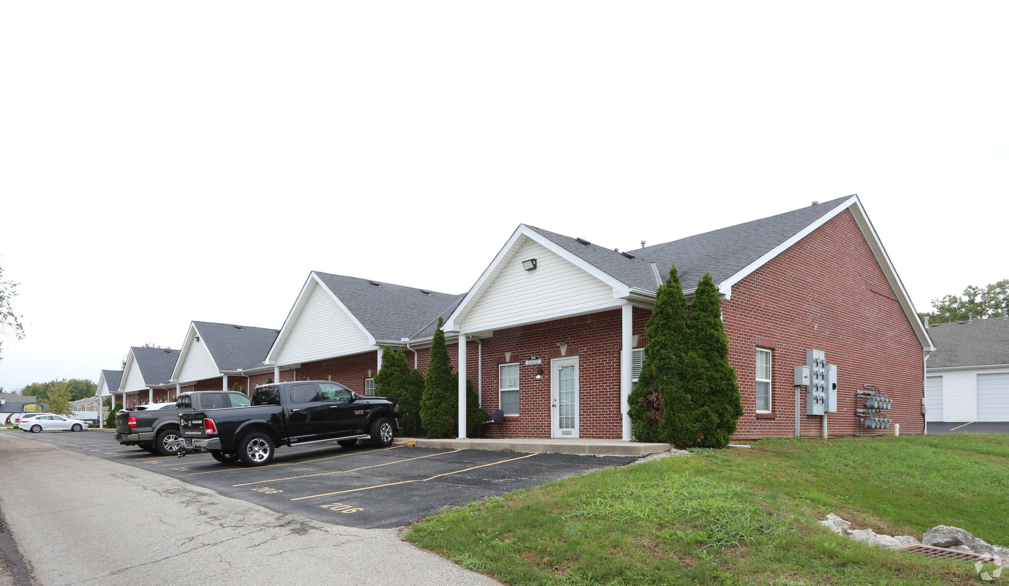 192-206 Oak St, Columbus, OH for lease Primary Photo- Image 1 of 19