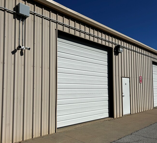 More details for 1247-1255 N Garnett Rd, Tulsa, OK - Industrial for Lease