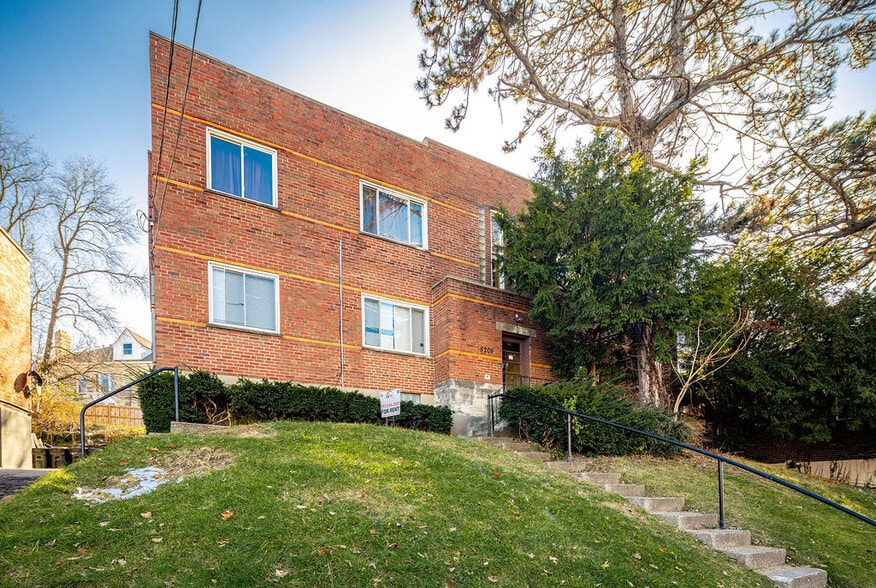 5206 Montgomery Rd, Cincinnati, OH for sale - Building Photo - Image 2 of 17