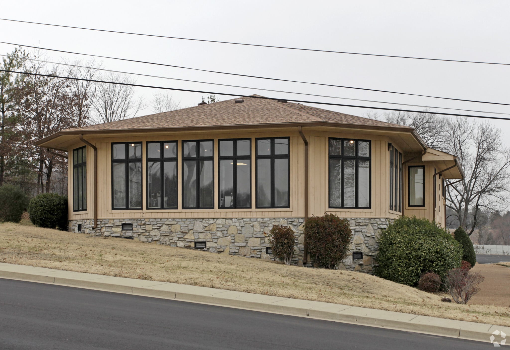 628 W Due West Ave, Madison, TN for sale Primary Photo- Image 1 of 3