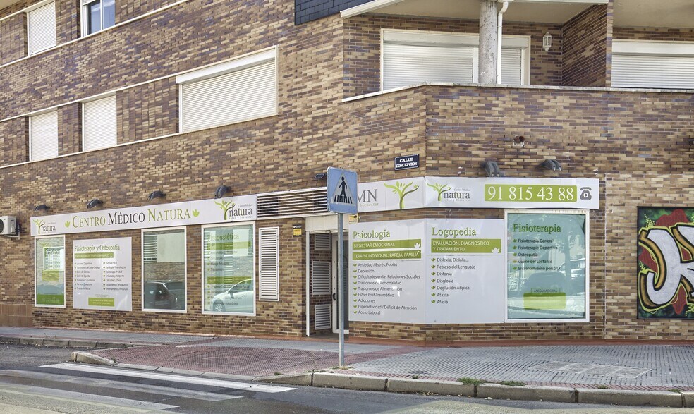 Calle Jaral, 1, Villanueva del Pardillo, Madrid à vendre - Photo du bâtiment - Image 2 de 25