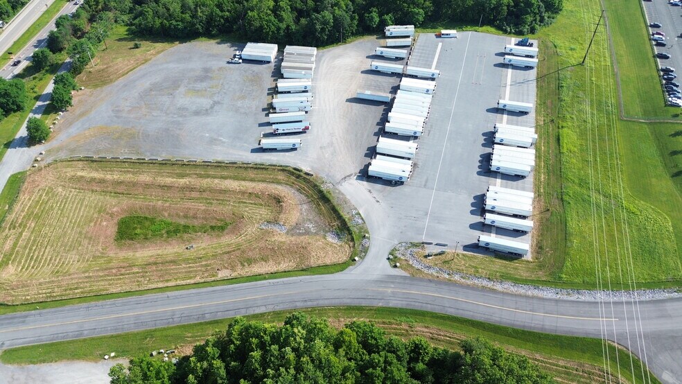 16108 Transportation Circle, Williamsport, MD à louer - Photo du bâtiment - Image 3 de 7