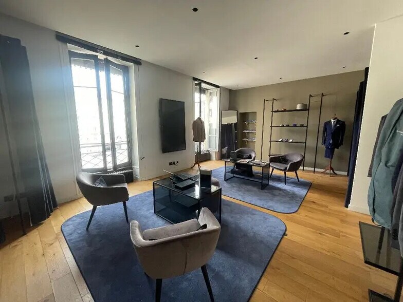 8 Place Des Jacobins, Lyon for lease - Interior Photo - Image 2 of 4