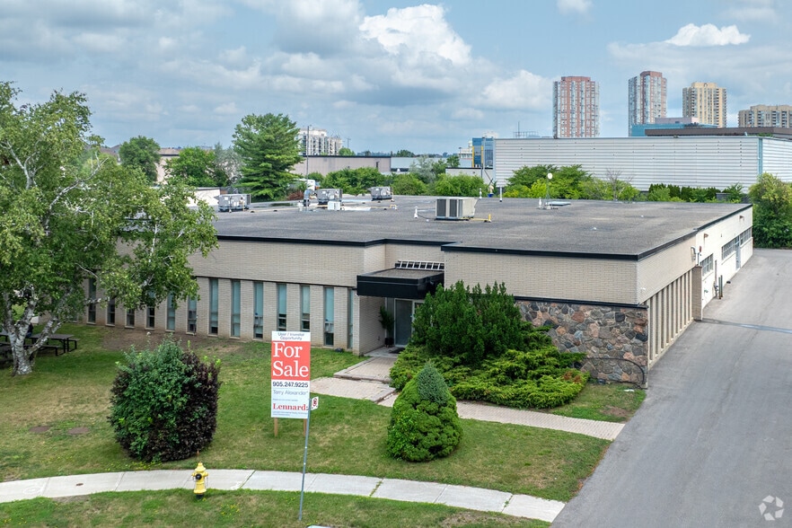 55 Gervais Dr, Toronto, ON for sale - Primary Photo - Image 1 of 2