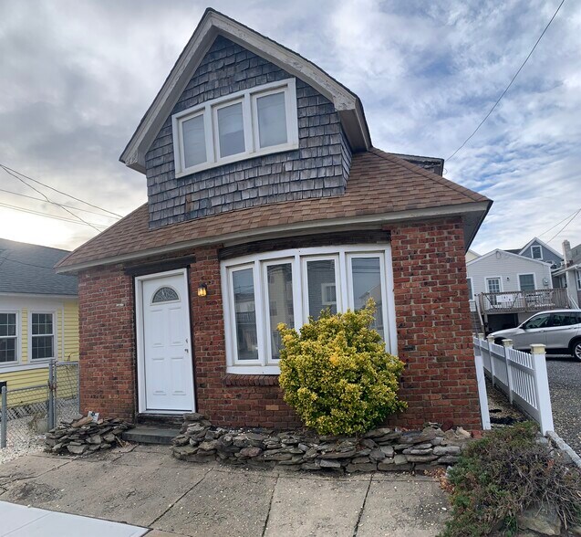 145 Ocean Ave, Point Pleasant Beach, NJ à vendre - Photo du bâtiment - Image 1 de 49