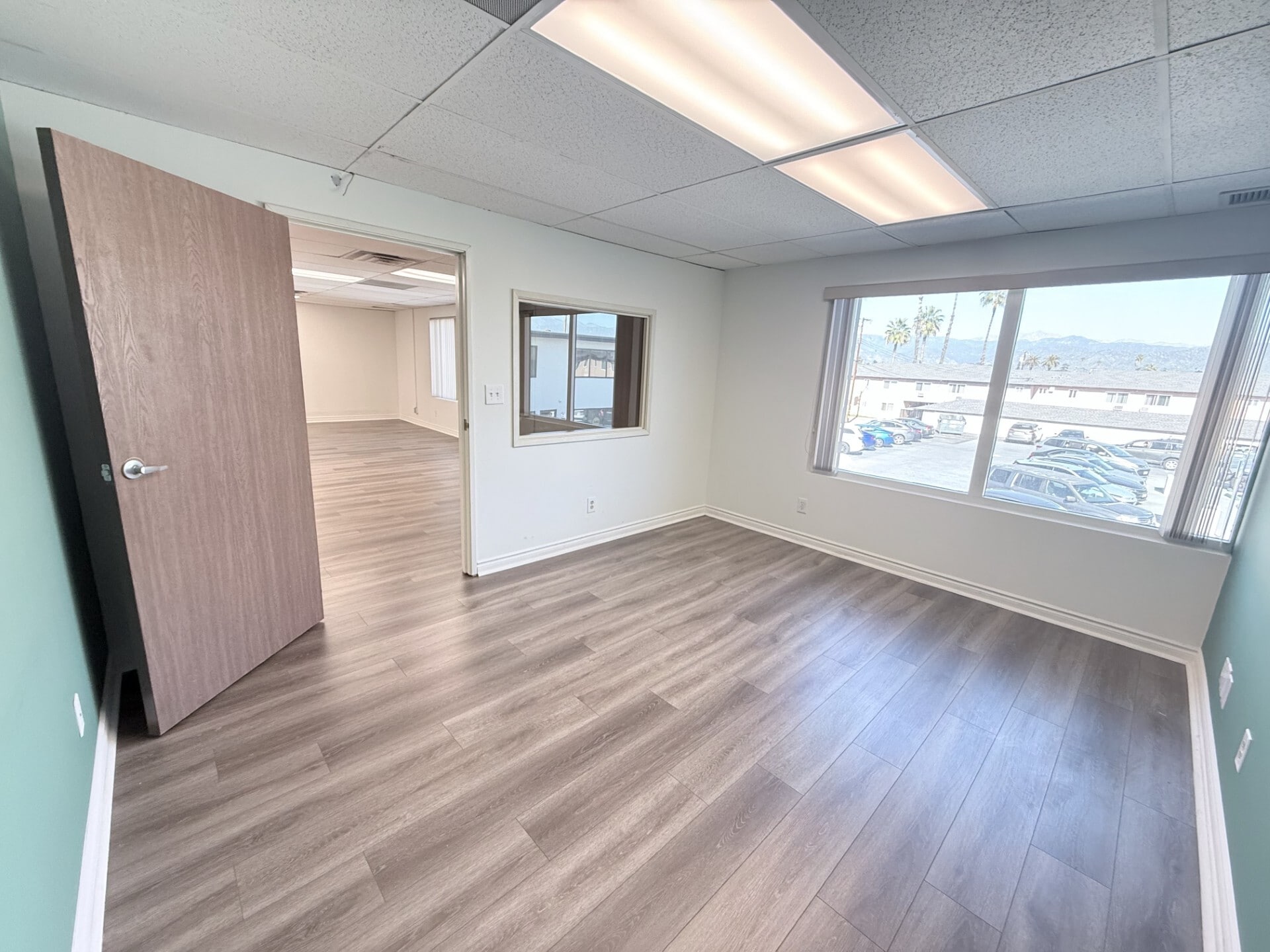 599 S Barranca Ave, Covina, CA à louer Photo intérieure- Image 1 de 2