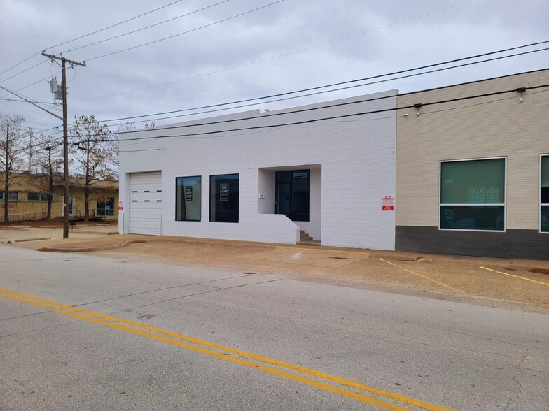 908 Dragon St, Dallas, TX for lease - Building Photo - Image 1 of 3
