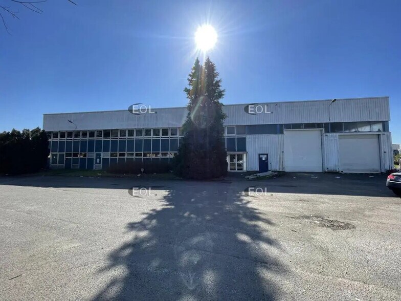 Flex dans SAINT-OUEN-L'AUMONE à louer - Photo du bâtiment - Image 2 de 5