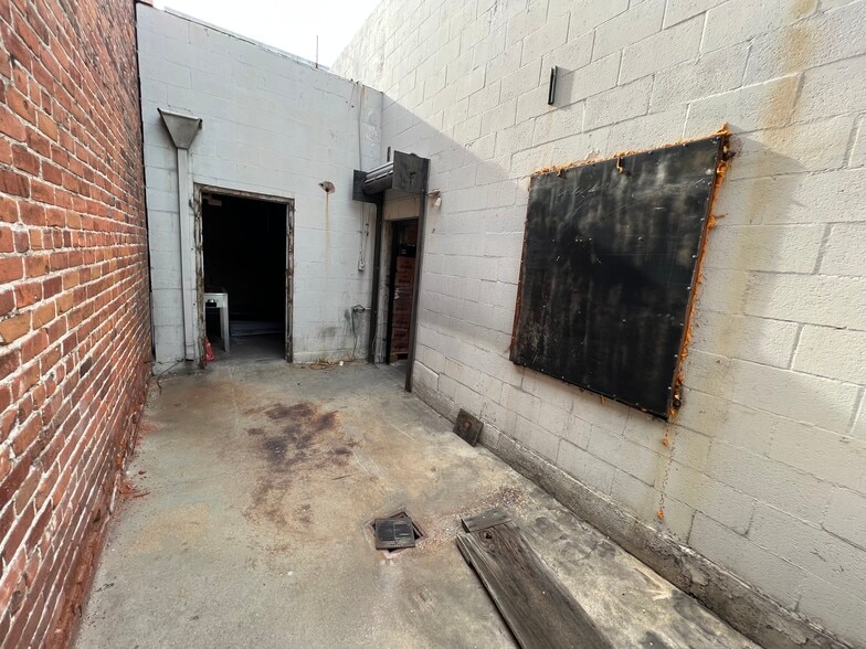 816 Stanford Ave, Los Angeles, CA for lease - Building Photo - Image 3 of 16