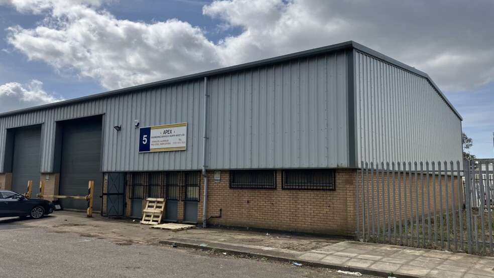 Lipton Clos, Bootle for lease - Building Photo - Image 1 of 2