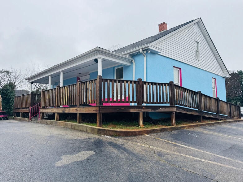 732 W Taylor St, Griffin, GA à vendre - Photo du bâtiment - Image 2 de 13