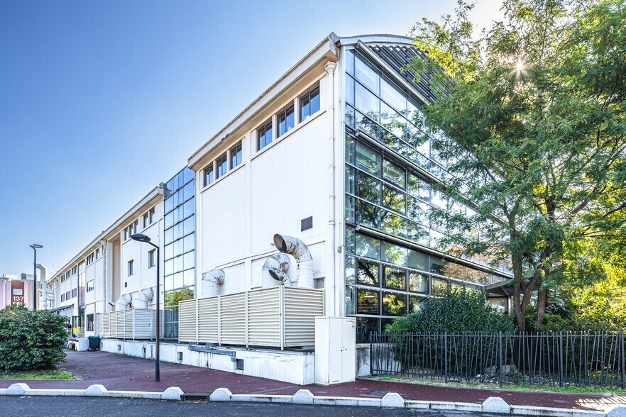 8 Avenue Des Arrimeurs, Saint-Denis à louer - Photo du bâtiment - Image 3 de 3