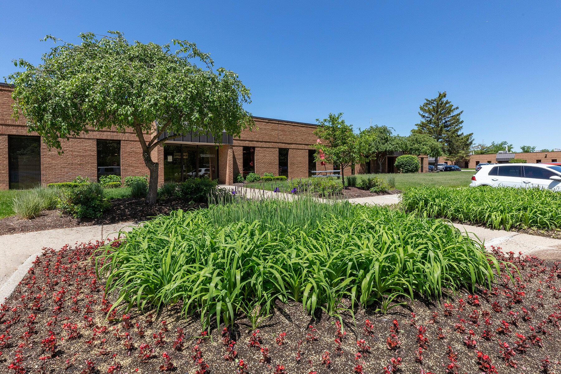 1500-1595 Eisenhower Pl, Ann Arbor, MI à louer Photo du bâtiment- Image 1 de 8