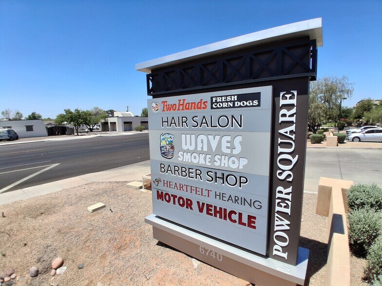 6740 E University Dr, Mesa, AZ à louer - Photo du bâtiment - Image 3 de 26
