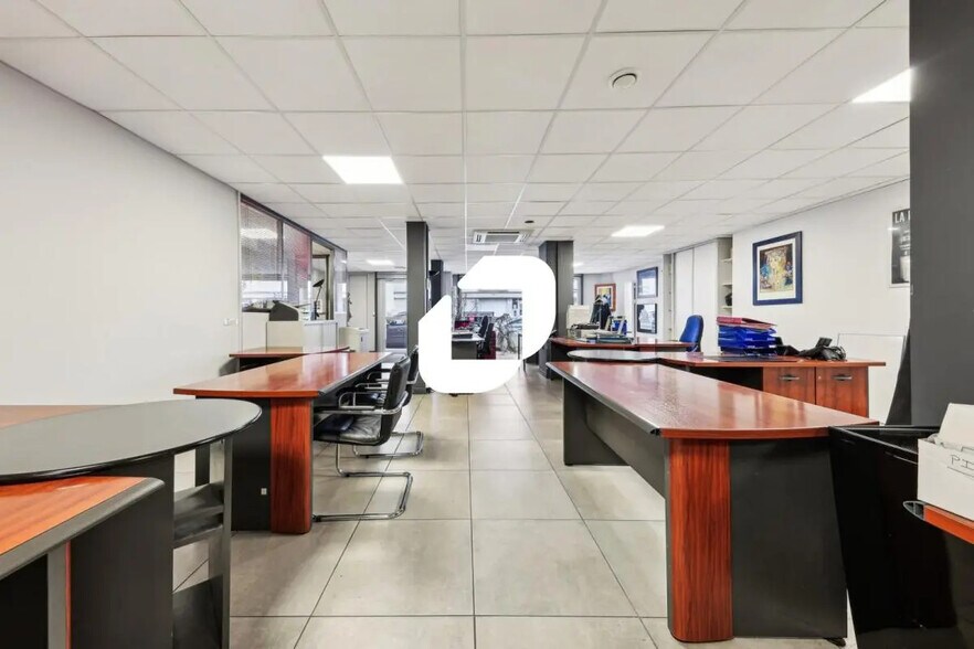 Office in Boulogne-Billancourt for sale - Building Photo - Image 3 of 7