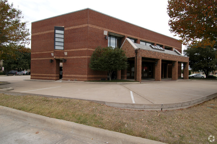 1801 W Louisiana St, McKinney, TX à louer - Photo principale - Image 1 de 4