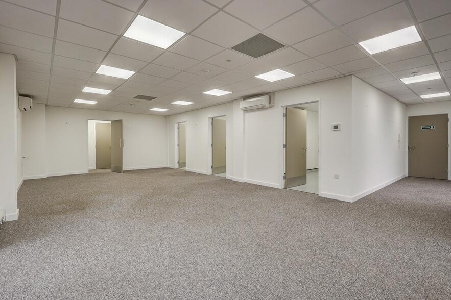 16-17 Broomfield Rd, Colchester for lease - Building Photo - Image 3 of 15