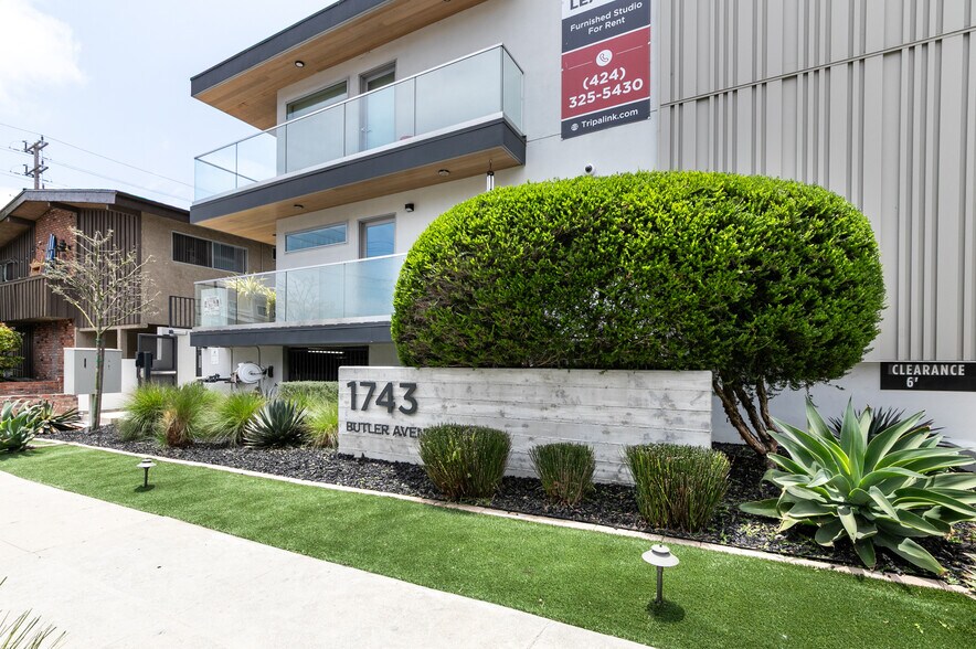 1743 Butler Ave, Los Angeles, CA à vendre - Photo du bâtiment - Image 1 de 47