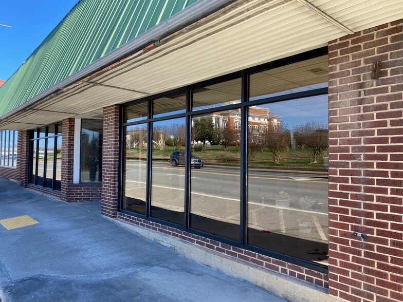 100 N 3rd Ave, Chatsworth, GA à louer - Photo du bâtiment - Image 3 de 5