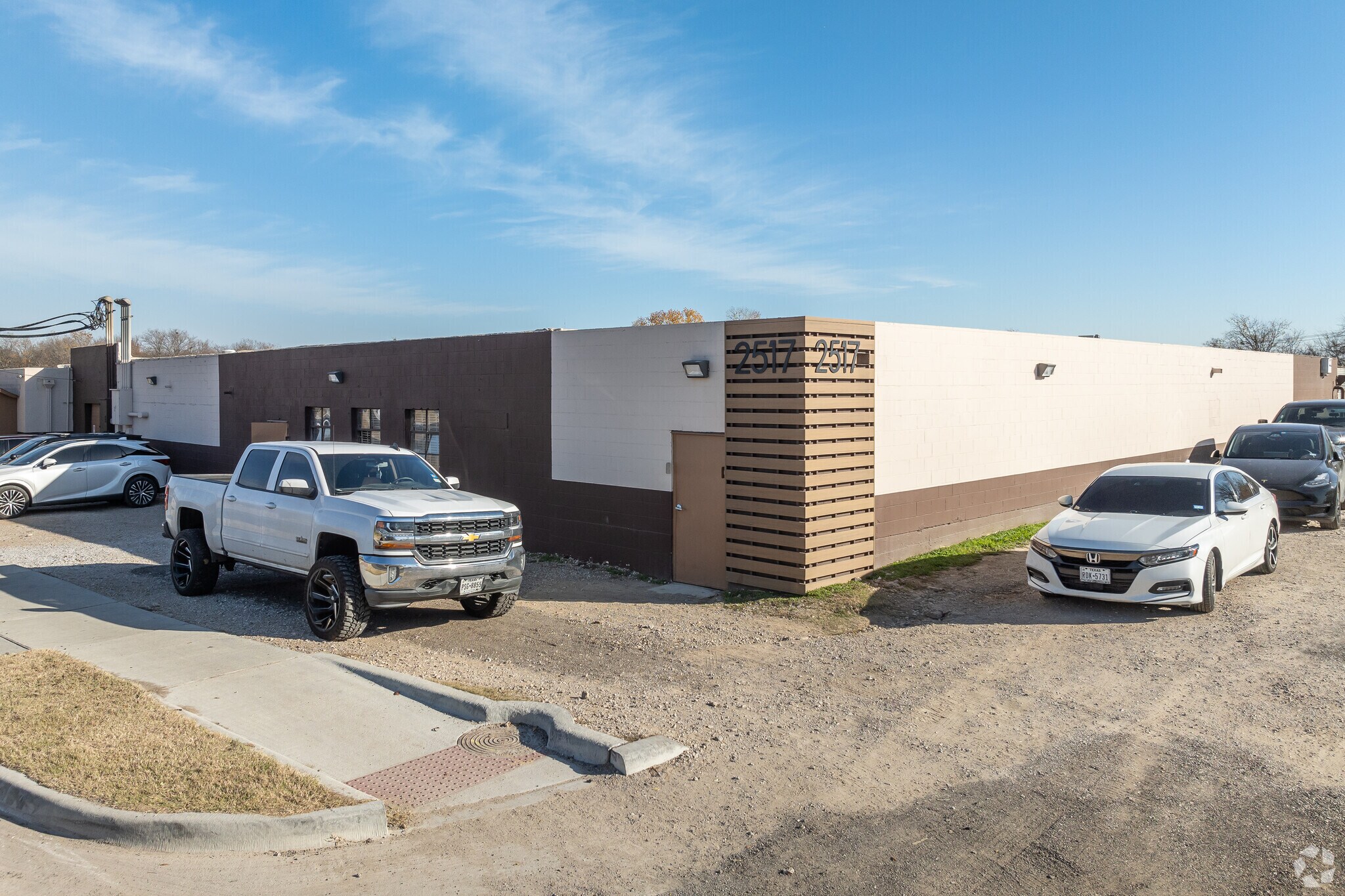 2463 S Riverside Dr, Fort Worth, TX à vendre Photo du bâtiment- Image 1 de 1