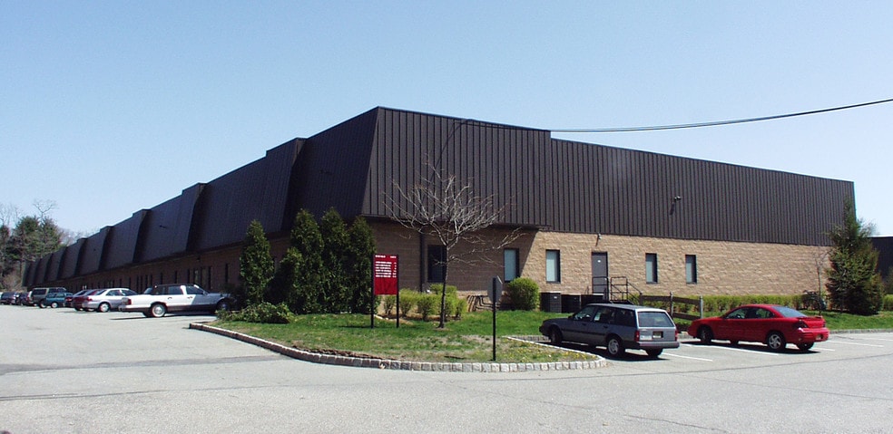 111 Canfield Ave, Randolph, NJ à louer - Photo du bâtiment - Image 2 de 3