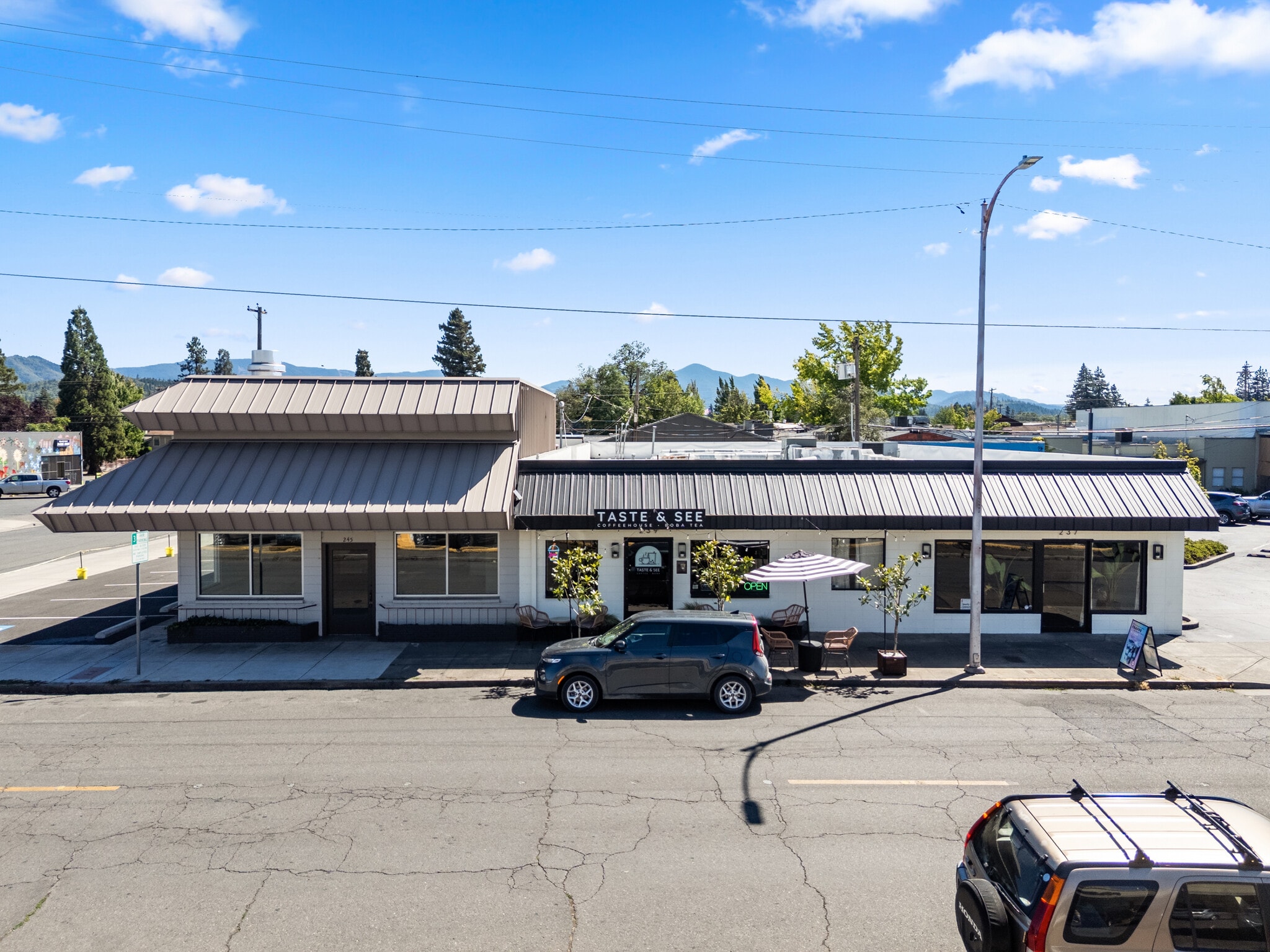 237 SE G St, Grants Pass, OR for sale Building Photo- Image 1 of 35