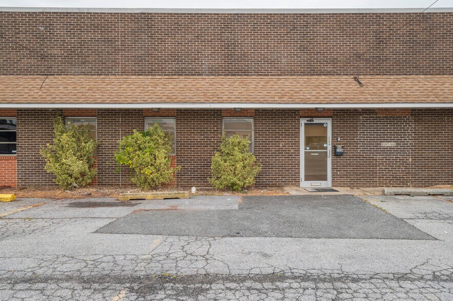 32 Germay Dr, Wilmington, DE à louer - Photo du bâtiment - Image 1 de 15
