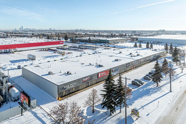 Plus de détails pour 11703-11725 170 St NW, Edmonton, AB - Industriel à louer