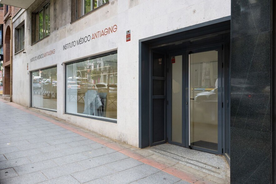 Calle Marqués de Urquijo, 11, Madrid, Madrid for lease - Building Photo - Image 1 of 8