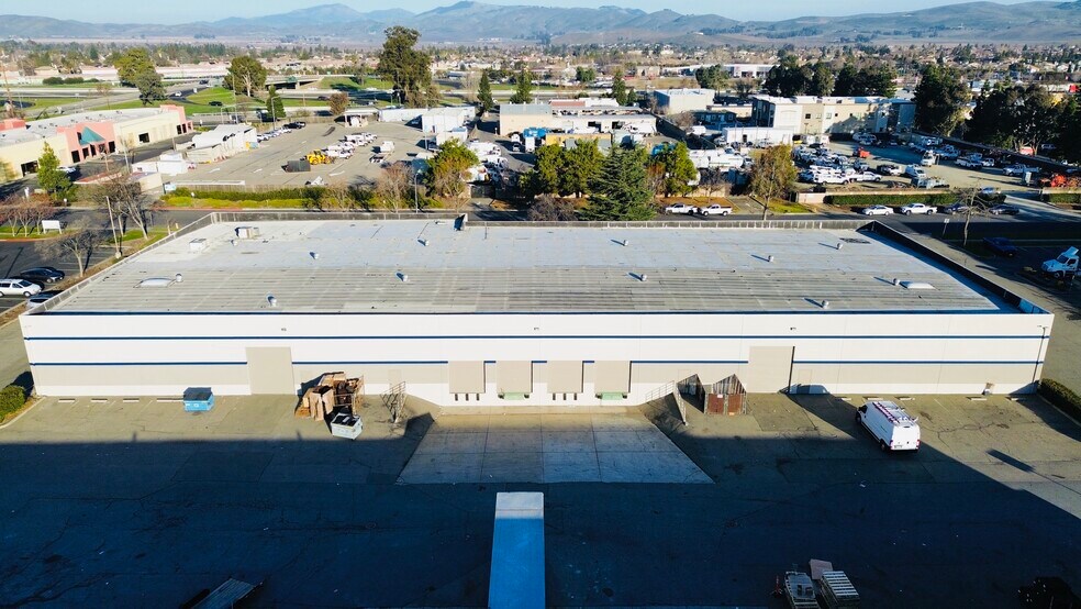 6189 Preston Ave, Livermore, CA à louer - Photo du bâtiment - Image 2 de 3