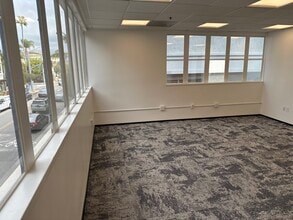 190-192 N Canon Dr, Beverly Hills, CA à louer Photo intérieure- Image 1 de 4