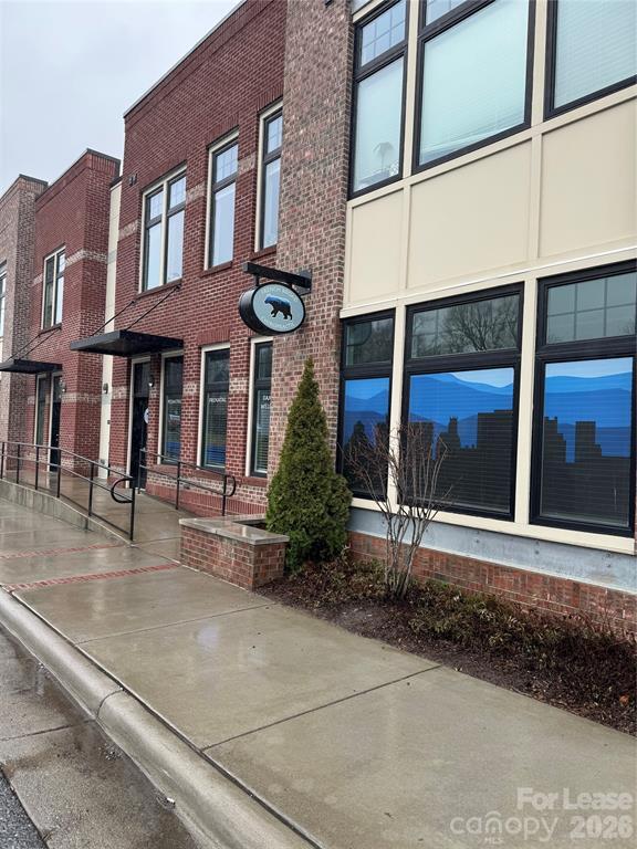 257 Broadway St, Asheville, NC for lease Building Photo- Image 1 of 11