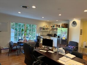 10205 Riverside Dr, Toluca Lake, CA for lease Interior Photo- Image 2 of 4