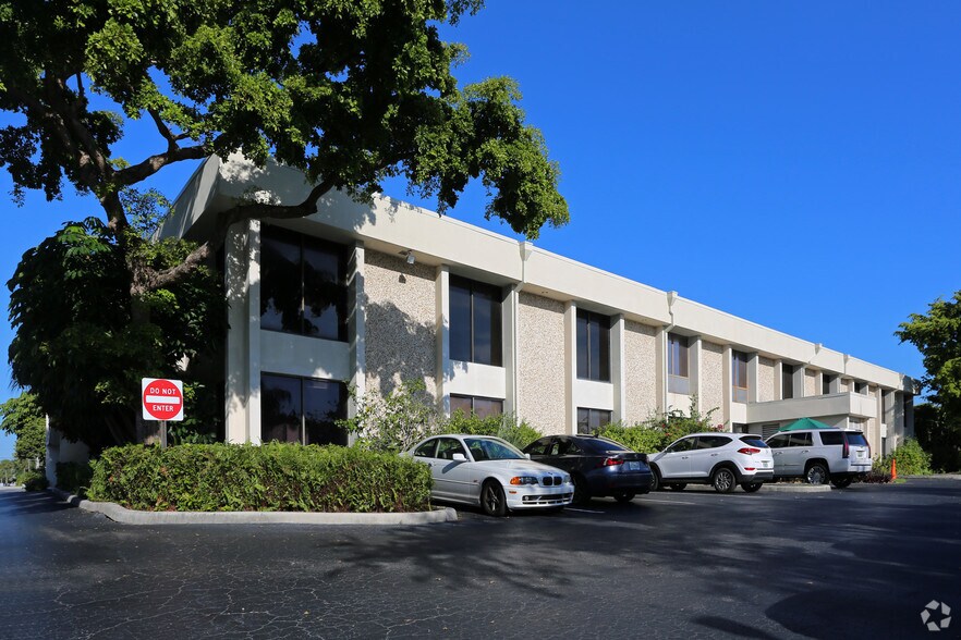 1300 N Federal Hwy, Boca Raton, FL à vendre - Photo du bâtiment - Image 2 de 90