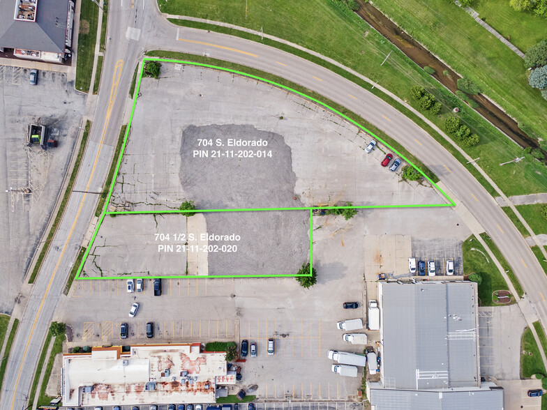 704 S Eldorado Rd, Bloomington, IL à vendre - Photo du bâtiment - Image 2 de 9