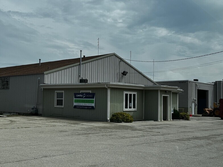 147 Second Ave, Rochelle, IL à louer - Photo du bâtiment - Image 2 de 11