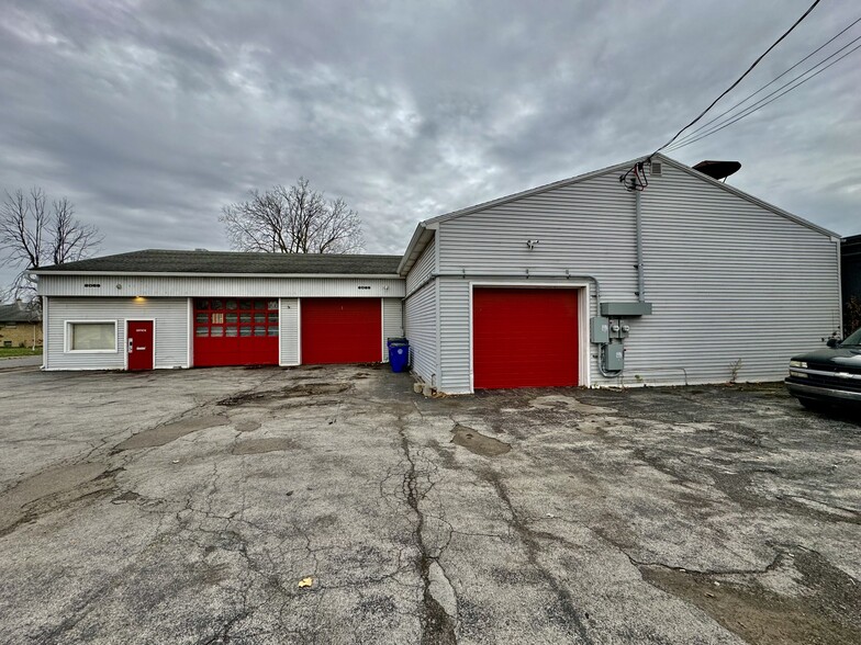 2085 Clinton St, West Seneca, NY for sale - Building Photo - Image 1 of 19
