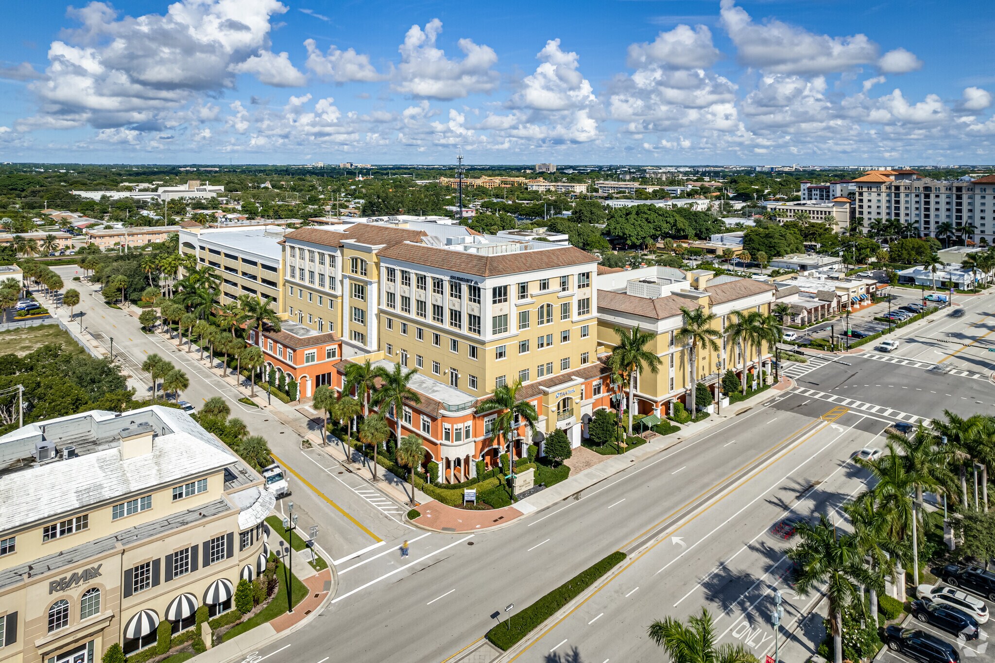 595 S Federal Hwy, Boca Raton, FL à louer Aérien- Image 1 de 7