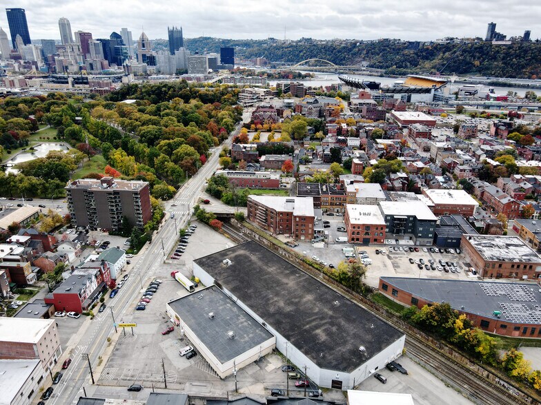 1201 Brighton Rd, Pittsburgh, PA à louer - Photo du bâtiment - Image 1 de 5