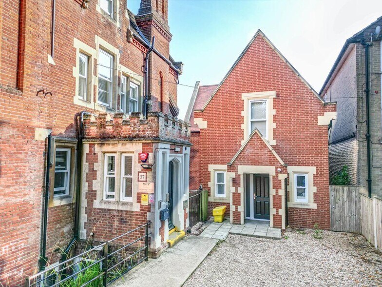 57-57A New Dover Rd, Canterbury à vendre - Photo du bâtiment - Image 2 de 10