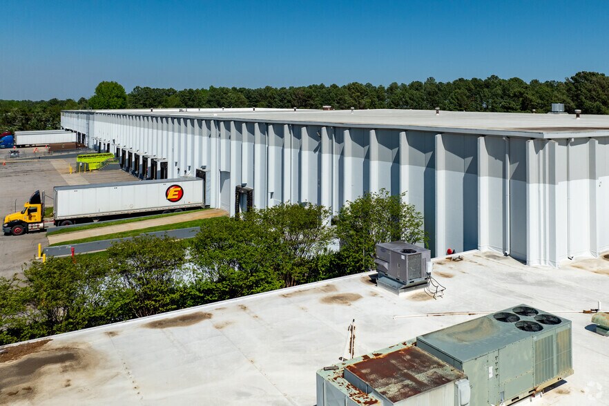 3401 Gresham Lake Rd, Raleigh, NC à louer - Photo principale - Image 1 de 20