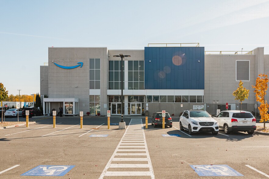 5799 Rte De L'aéroport, Longueuil, QC for lease - Building Photo - Image 1 of 17