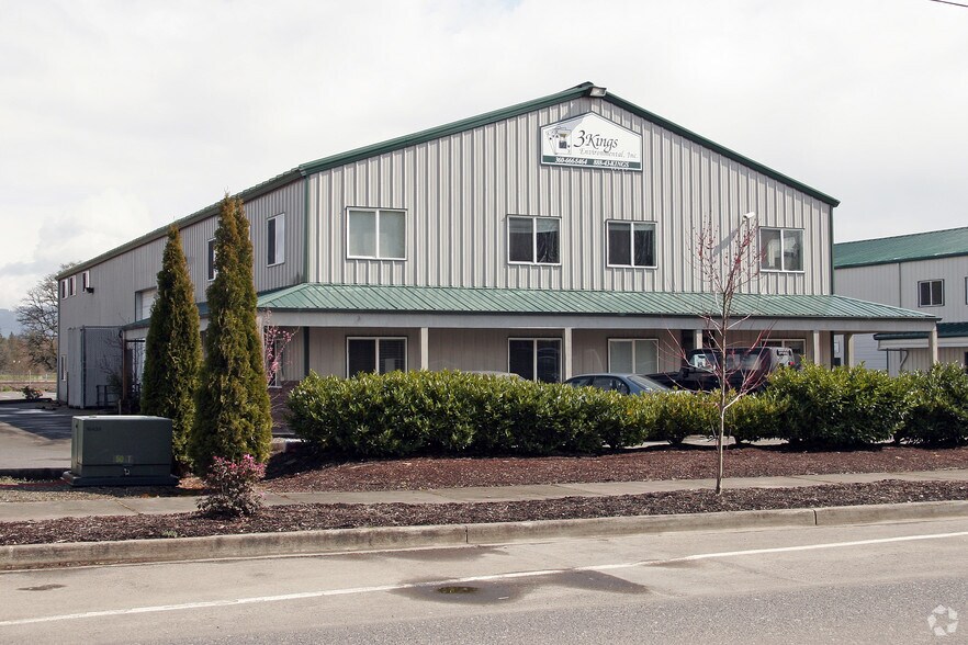 1311 SE Grace Ave, Battle Ground, WA à louer - Photo du bâtiment - Image 3 de 4