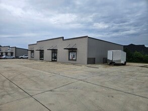 714 William Blount Dr, Maryville, TN for lease Building Photo- Image 1 of 8