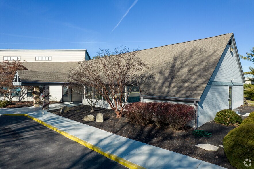 400 Venture Dr, Lewis Center, OH à louer - Photo du bâtiment - Image 2 de 12