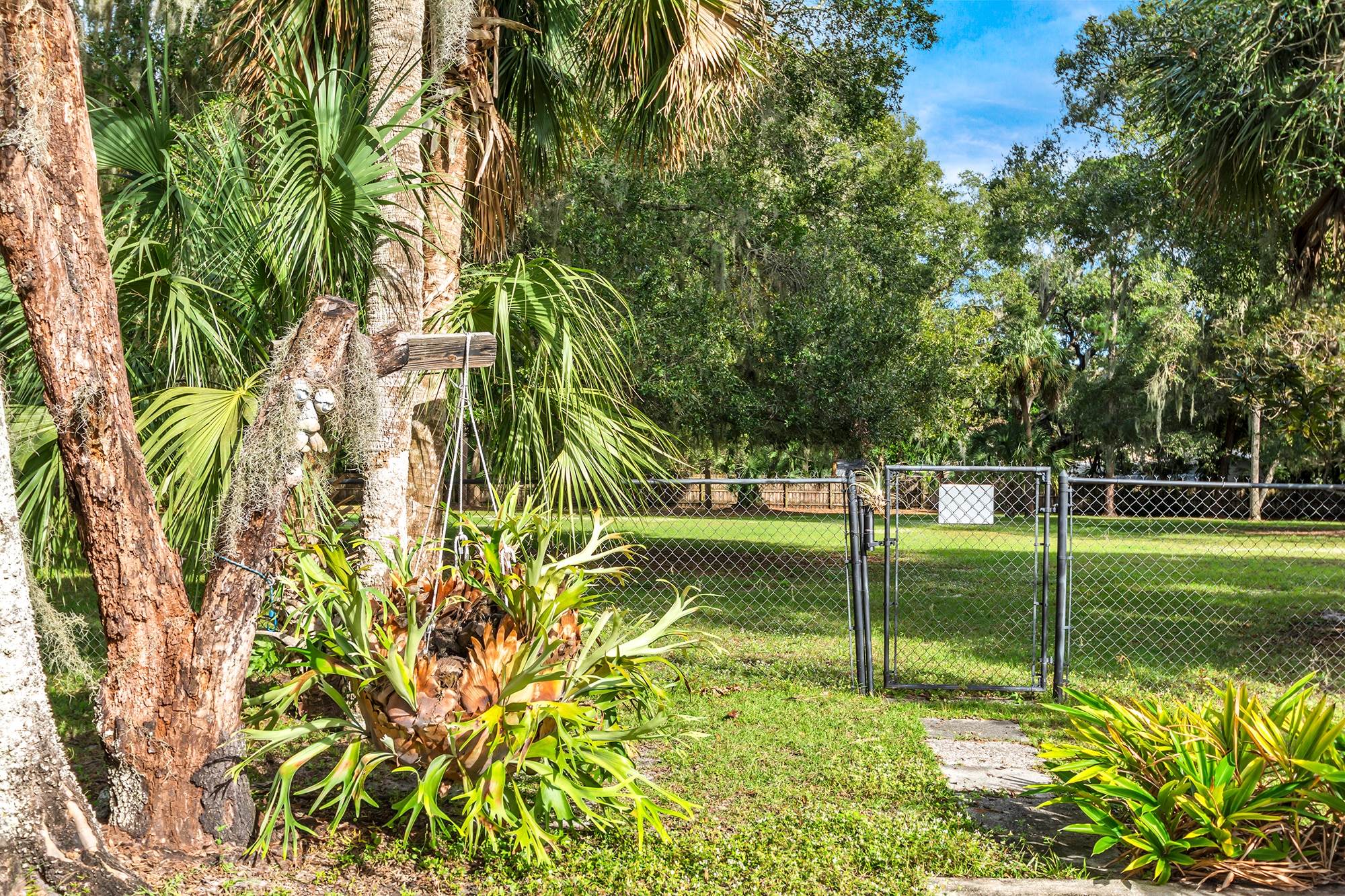 2575 US Highway 1, Mims, FL for sale Primary Photo- Image 1 of 51