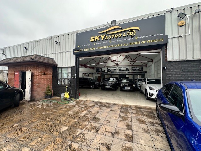 172-174 Brent Cres, Londres à louer - Photo du bâtiment - Image 3 de 4