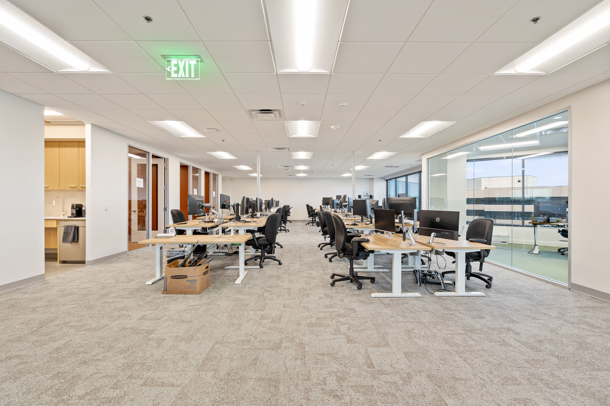 2398 E Camelback Rd, Phoenix, AZ for lease Building Photo- Image 1 of 4