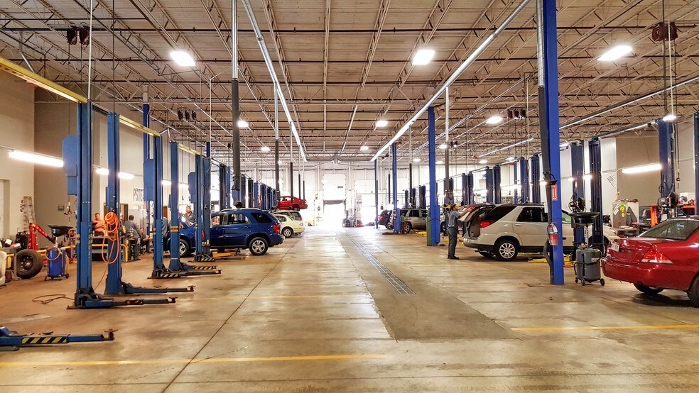 2823 Gilchrist Rd, Akron, OH for lease - Interior Photo - Image 3 of 10